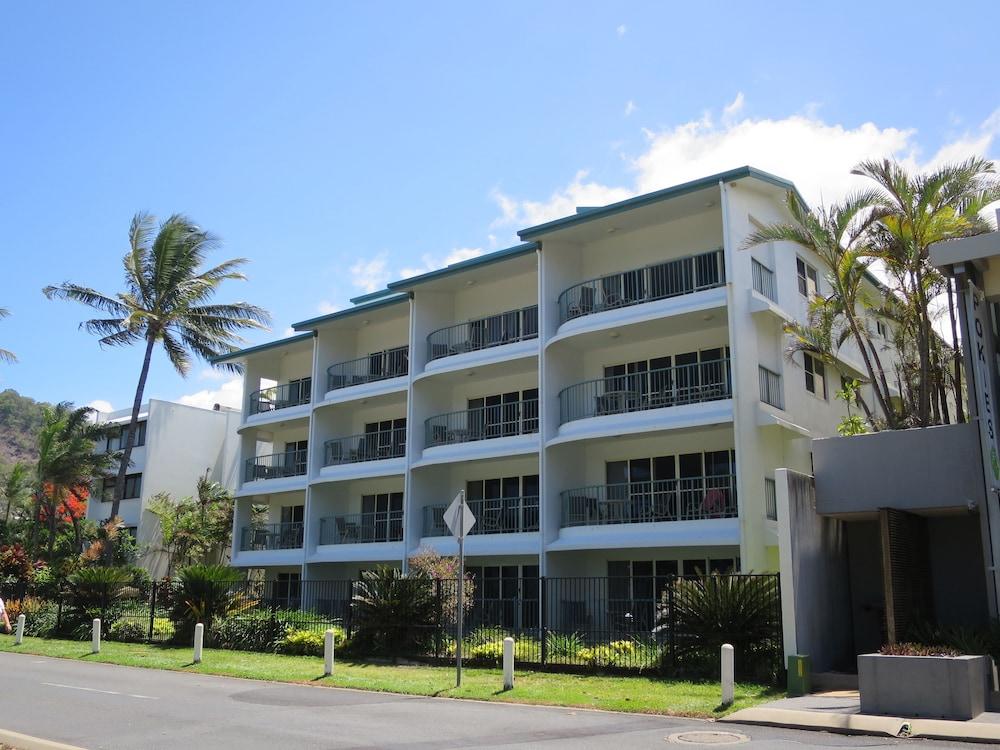Beachfront Apartments On Trinity Beach Eksteriør billede